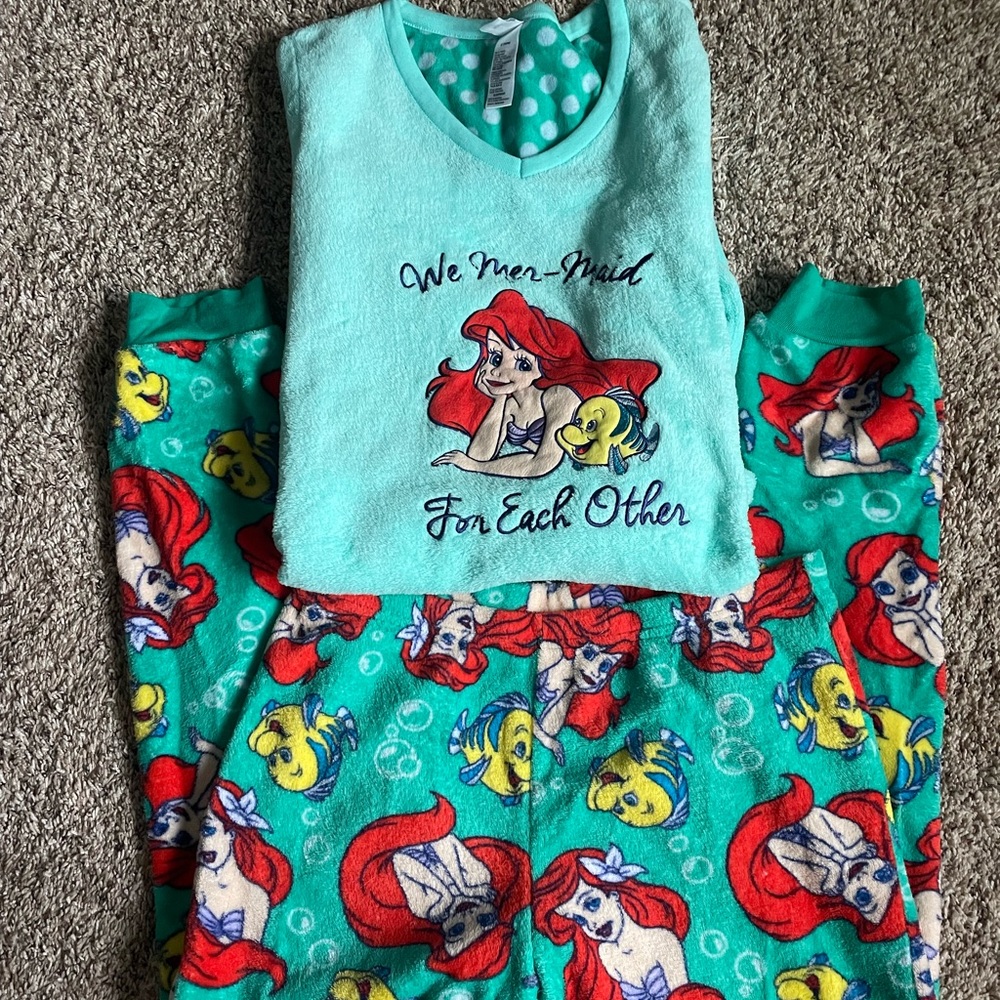 Disney 2 pc. Soft polyester, “Little Mermaid” pajamas